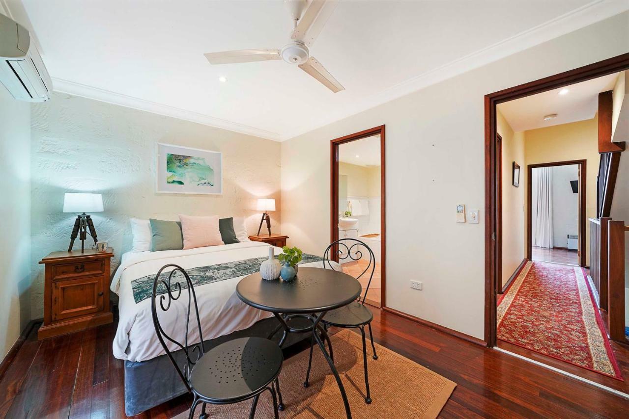 Fremantle Port Mill Bed & Breakfast - Unique Accommodation Экстерьер фото